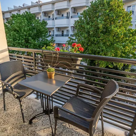 Jasmine Μαρμαρίς